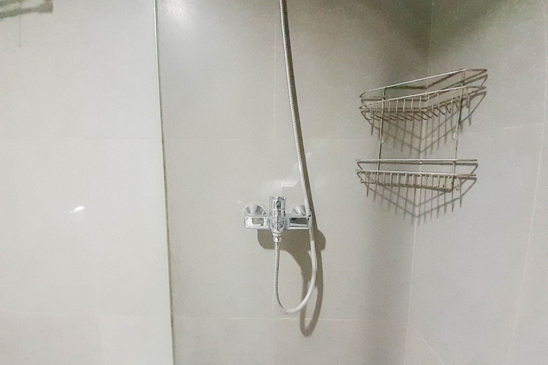 Bathroom 5, Fancy And Nice 1Br At Patraland Amarta Apartment, Sleman