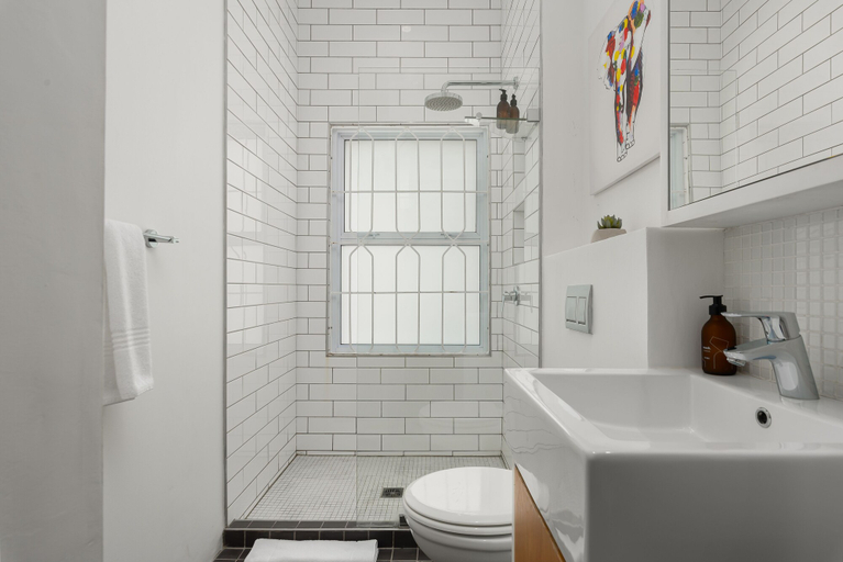 Bathroom 4, Bryant Street 56, City of Cape Town