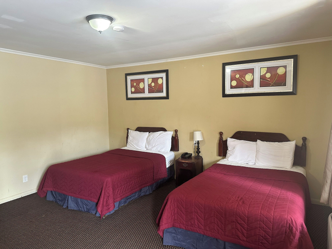 Bedroom 2, Kingston Motel, Ulster