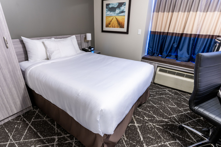 Bedroom 3, Microtel Inn & Suites By Wyndham Lloydminster, Division No. 17