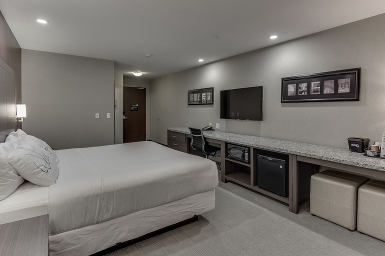 Bedroom 3, Home Inn & Suites Saskatoon South, Division No. 11