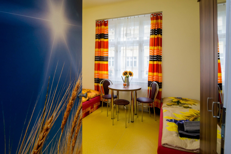 Others 1, Apartment Four Year Seasons, Praha 5