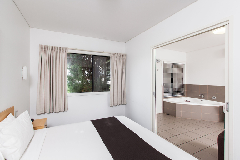 Bedroom 3, Majestic Oasis Apartments, Port Augusta