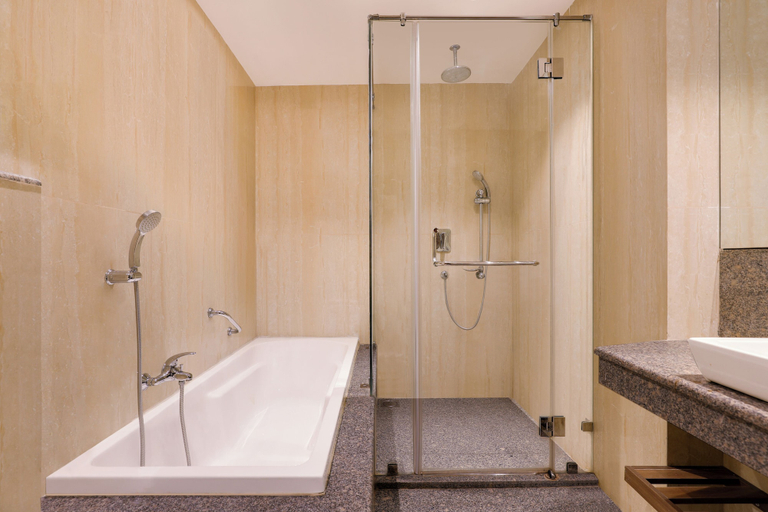 Bathroom 4, Lemon Tree Hotel, Sector 68, Sohna Road, Gurugram, Gurgaon