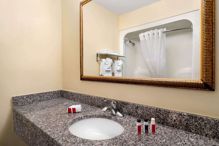 Bathroom 4, Baymont by Wyndham North Dartmouth / Fall River, Bristol