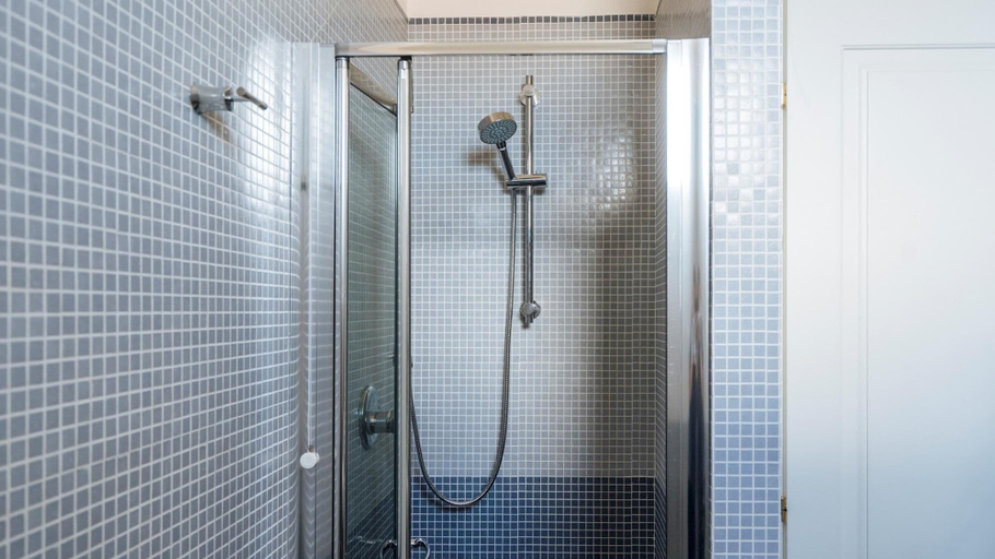 Bathroom 4, Sv-a145-mill31a4 - Dei Mille 31 INT 10, Savona