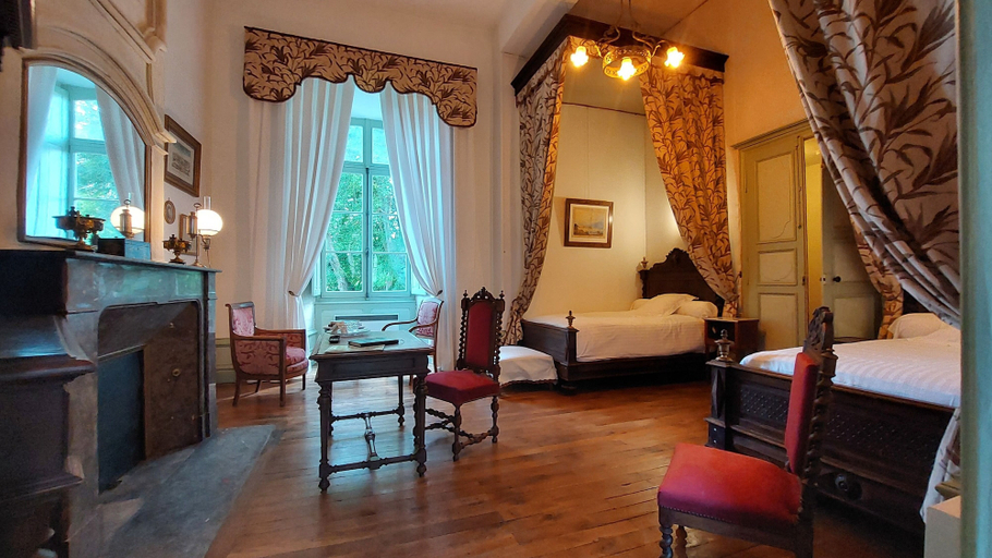 Bedroom 2, Château de Ternay, Vienne