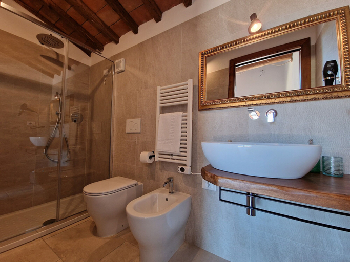 Bathroom 4, Agriturismo Giù al Pozzo, Grosseto