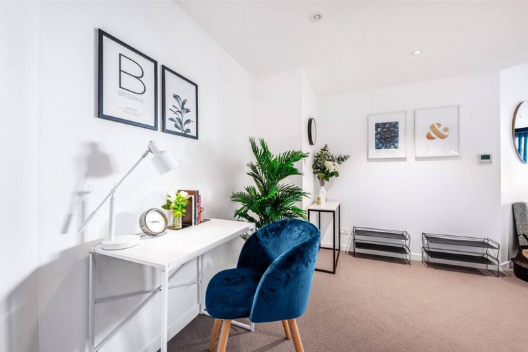 Others 5, 2BR Luxury Skytower -cbd -pool -gym -netflix, Brisbane