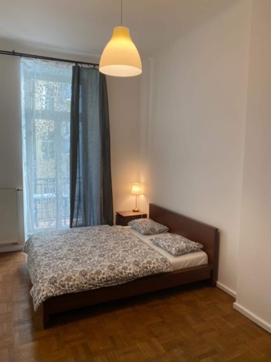 Bedroom 2, 3 Bed Flat - Sleeps 10 - Pets - Smoking on Terrace, Praha 5