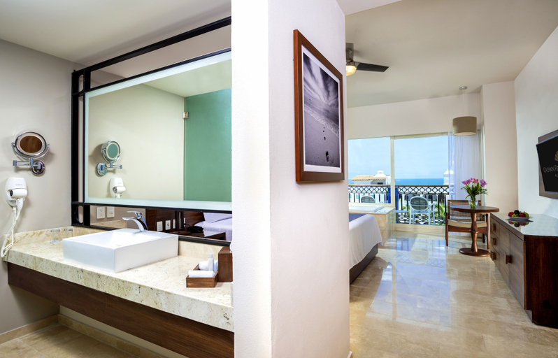 Bathroom 4, Crown Paradise Golden All Inclusive Resort - Adults Only, Puerto Vallarta