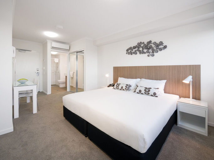 Bedroom 3, Oaks Mackay Rivermarque Hotel, Mackay - Pt A