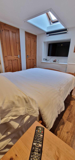Bedroom 3, Quicksilver Mail, Somerset