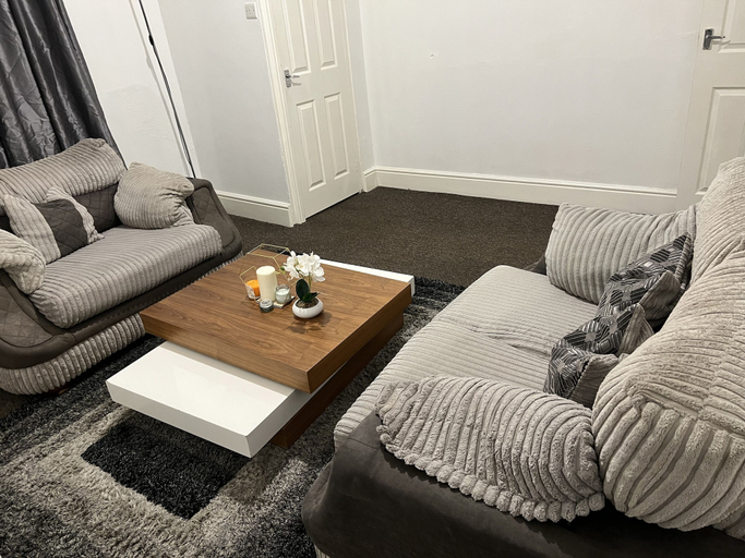 Room 3, Guesthouse-2br-parking-wifi-toiletriesprovided, Durham