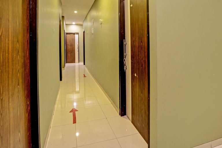 Others 5, Super OYO Capital O 92633 Spring Hotel Gubeng, Surabaya