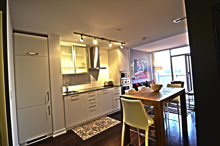 Others 5, Toronto Escape - Onyx Suite, Toronto