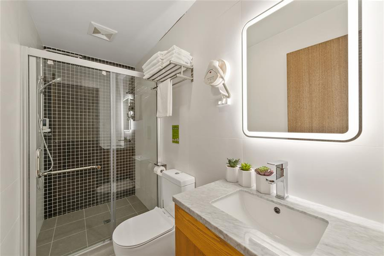 Bathroom 12