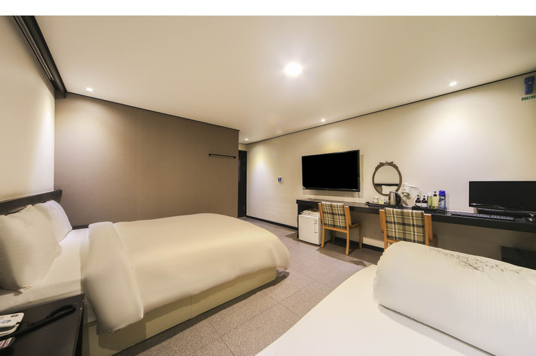 Bedroom 8