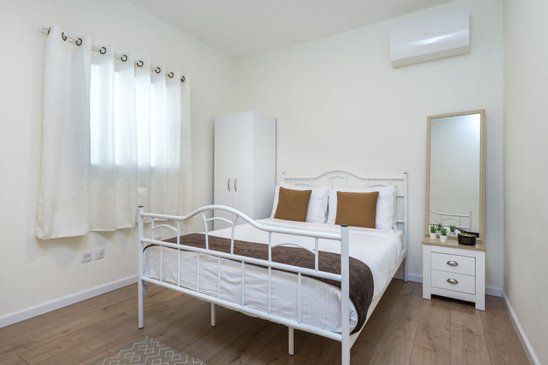 Bedroom 3, Melony Apartment