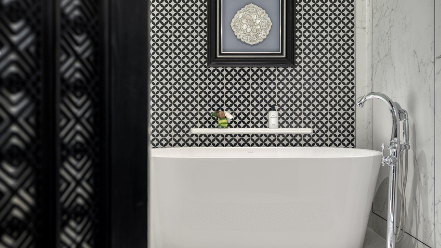 Bathroom 10