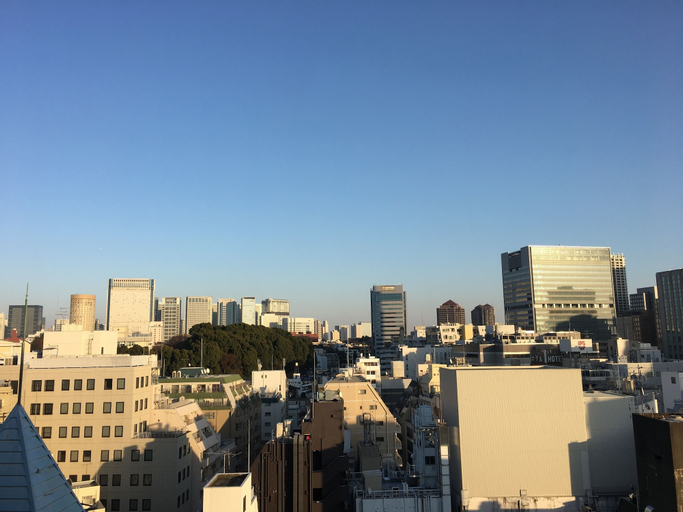 Exterior & Views 25