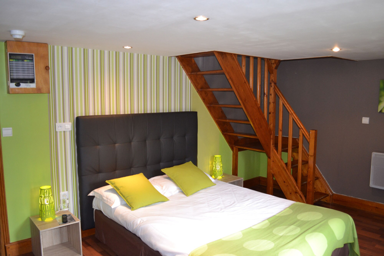 Bedroom 3, Le Domaine des Cigognes, Nord
