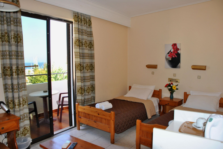 Bedroom 4, Hotel Yiorgos, South Aegean