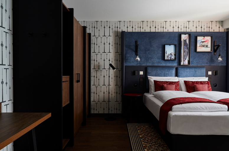 Bedroom 3, Hotel Indigo BERLIN - EAST SIDE GALLERY by IHG, Berlin