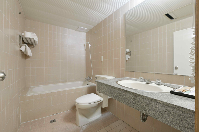 Bathroom 5, Back Home Hotel, Chiayi City