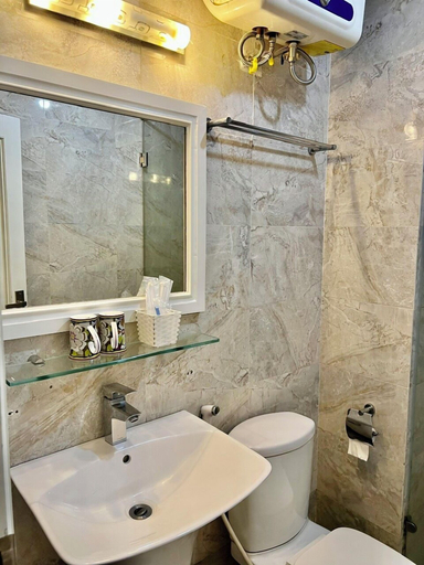 Bathroom 3, Sen Hotel My Dinh Song Da, Từ Liêm