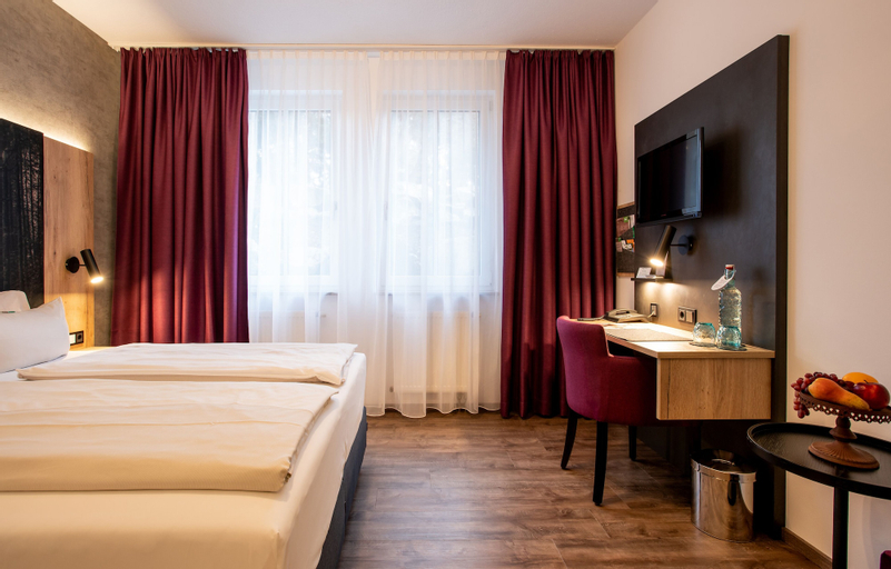 Bedroom 13