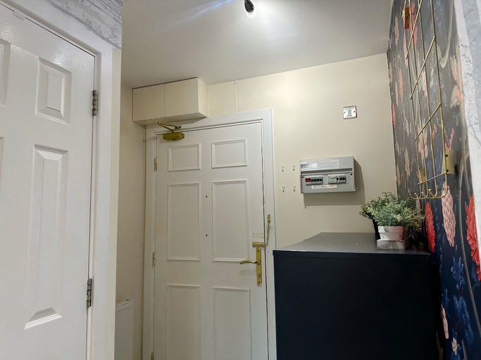 Others 5, Canary Wharf two Bedroom Apartment, London