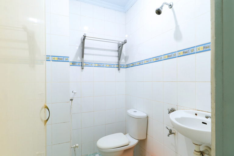 Bathroom 8