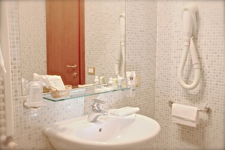 Bathroom 5, Apostoli Palace, Venezia