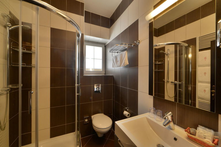 Bathroom 5, Hotel Berg, Česká Lípa