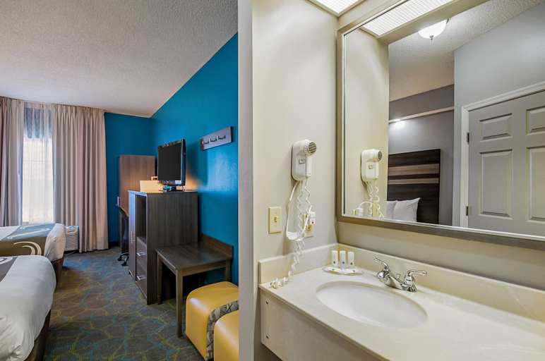 Bathroom 4, Quality Inn Harrisonburg I-81, Harrisonburg