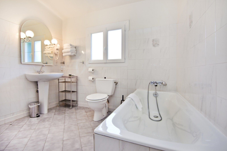 Bathroom 3, Hôtel Si Mea, Haute-Corse