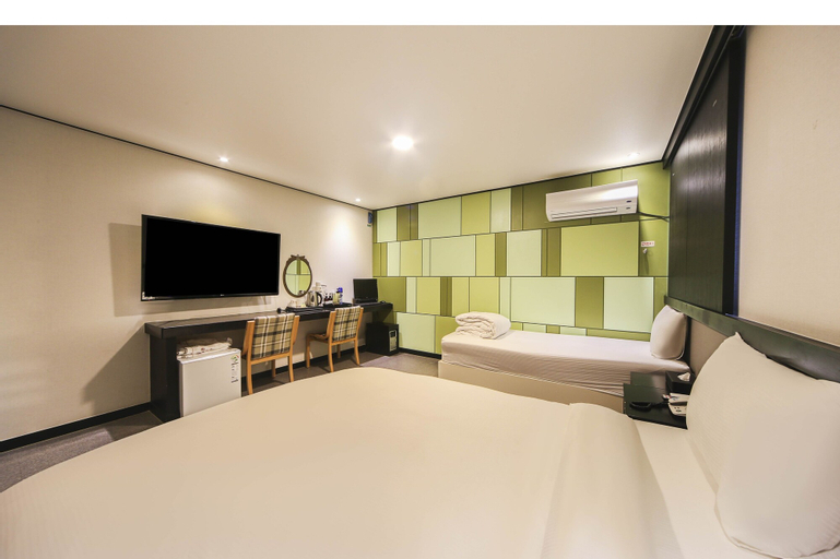 Bedroom 10