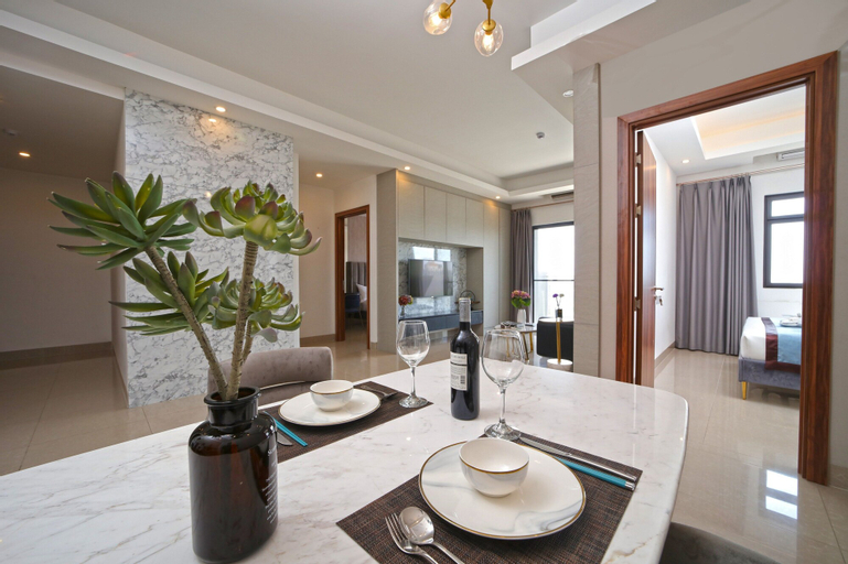 Dining Room 6