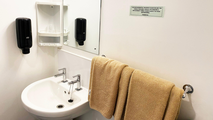 Bathroom 5, Sandy Lodge Hotel, Cornwall