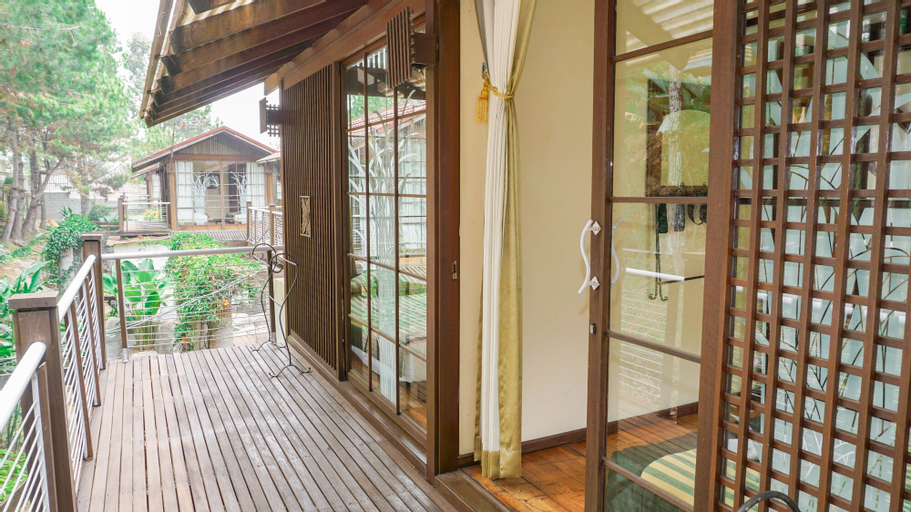 Exterior & Views 2