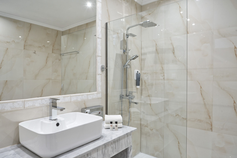 Bathroom 5, Mythos Palace Resort, Ionian Islands
