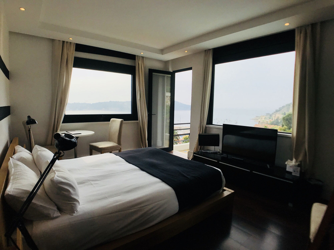 Bedroom 3, Le Versailles, Alpes-Maritimes