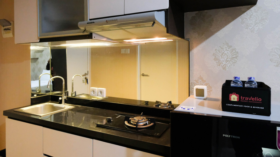 Private kitchen 2, Comfy And Tidy Studio At Orchard Supermall Mansion Apartment, Surabaya