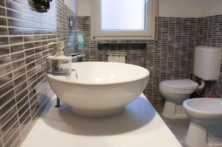 Bathroom 5, Fiera051 - Affittacamere, Bologna