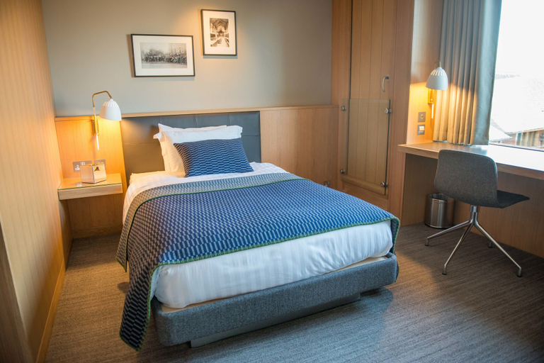 Bedroom 3, West Court - Cambridge - Campus Accommodation, Cambridgeshire
