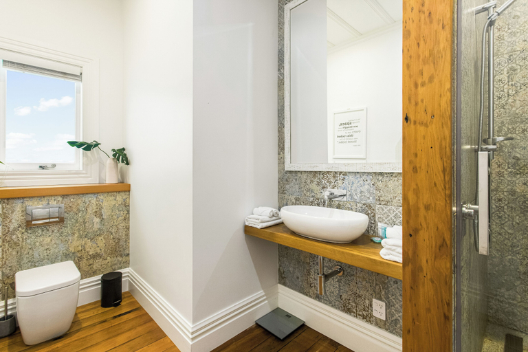Bathroom 4, Timeless Executive Family Home - Spa, Waitakere