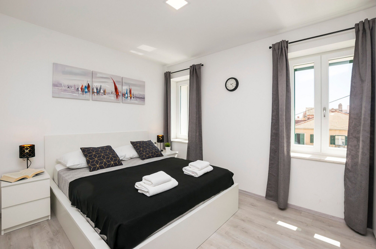 Bedroom 3, Apartments and Rooms Adriatic Suites, Šibenik