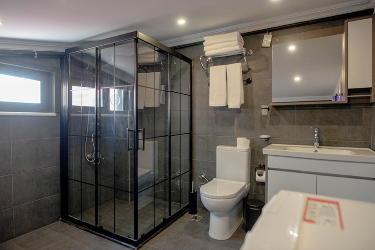 Bathroom 3, Taksim 11 Suites, Beyoğlu