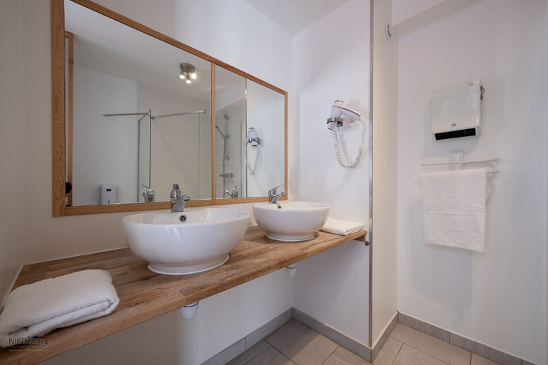 Bathroom 4, Appart'Hôtel Mont Saint Michel Résidence Fleurdumont, Manche